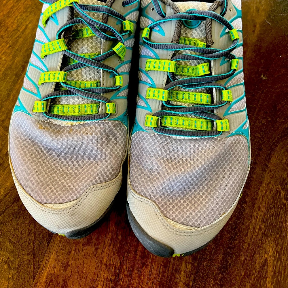 Merrell light weight tennis shoes